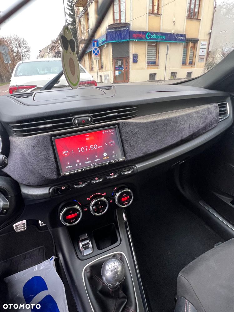 Alfa Romeo Giulietta 1.4 TB MultiAir Distinctive - 31