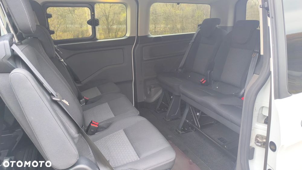 Ford Tourneo Custom 2.0 EcoBlue L1 Titanium - 9