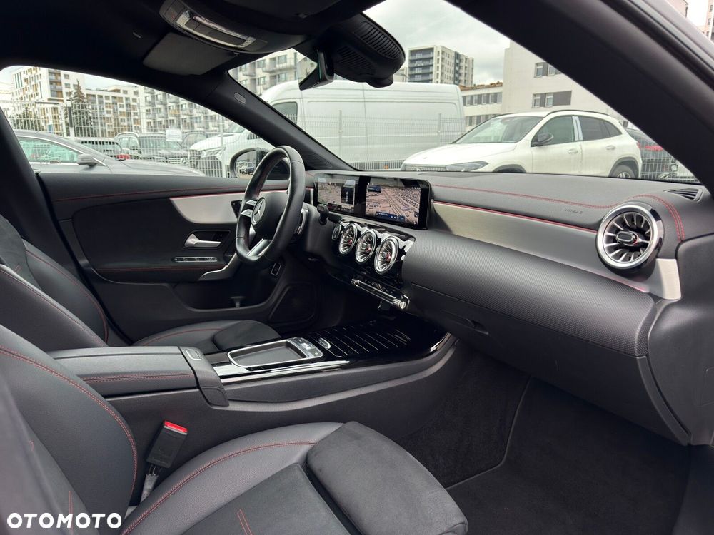 Mercedes-Benz CLA - 25