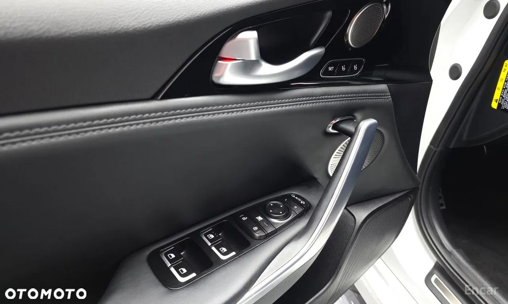 Kia Stinger - 31