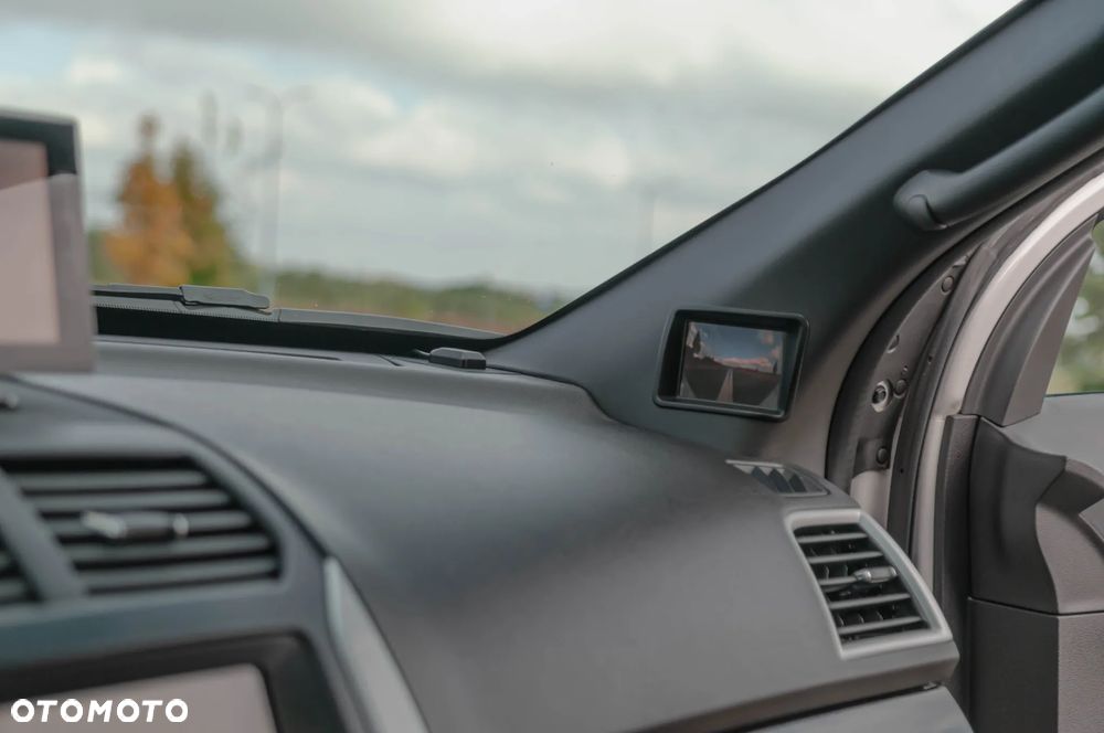 Ford Explorer - 20