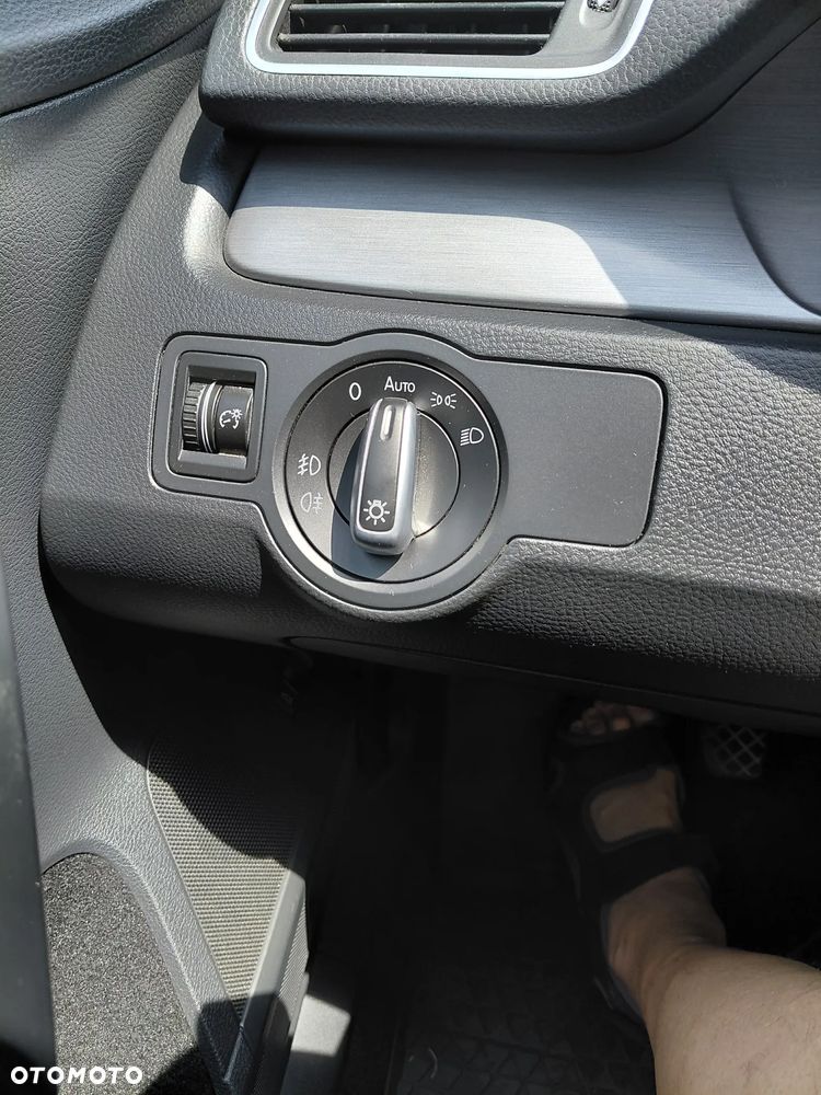 Volkswagen Passat 2.0 TDI Comfortline - 23