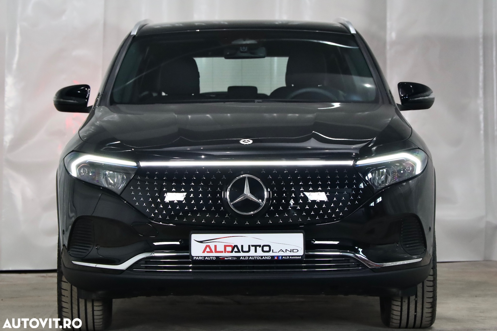Mercedes-Benz EQA 300 4MATIC - 32