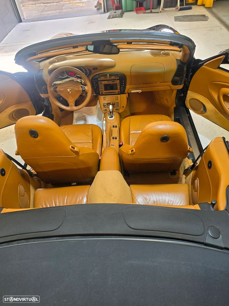 Porsche 911 Série F - 37