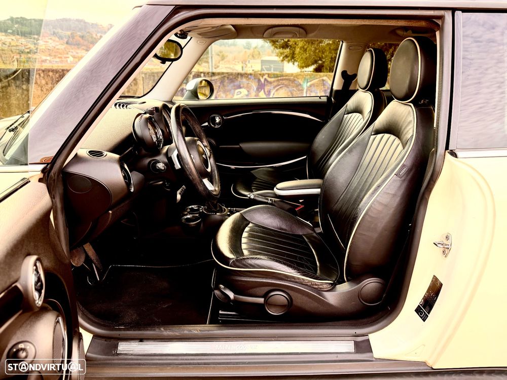 MINI 3 Portas Cooper Aut. - 13