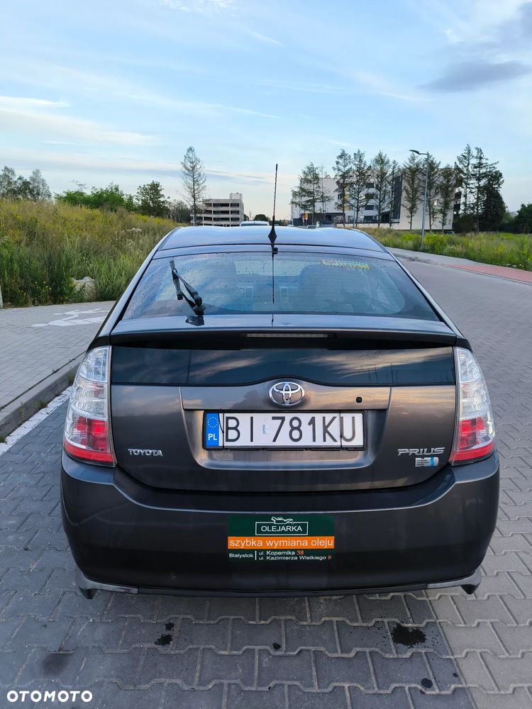 Toyota Prius 1.5 VVT-i Prestige - 4