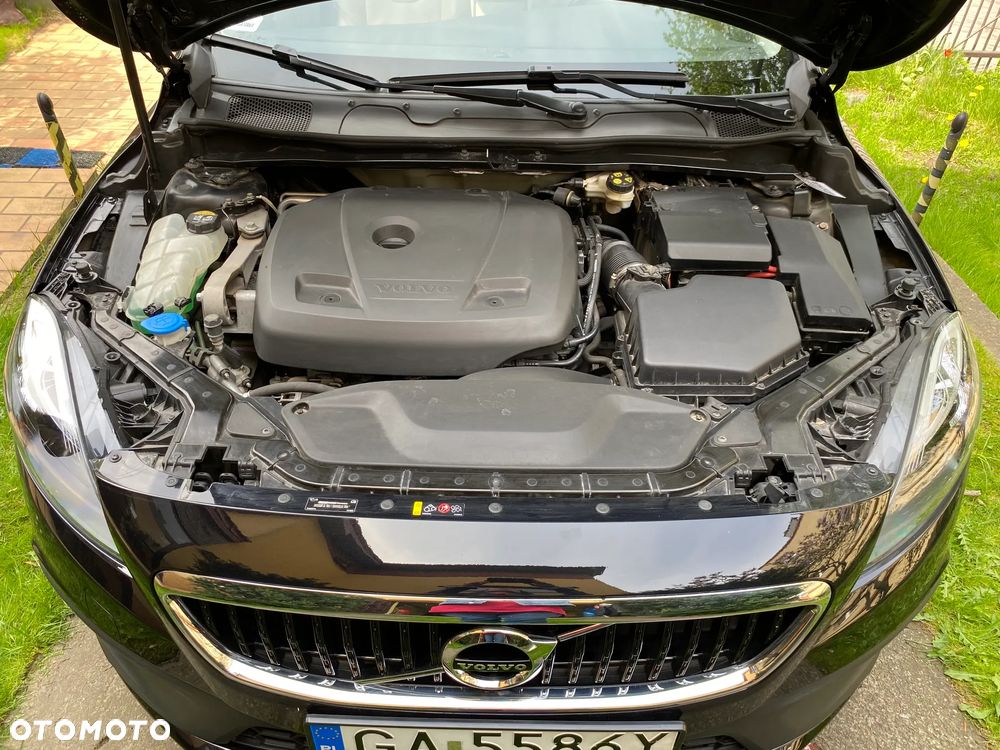 Volvo V40 Cross Country T3 Drive-E Ocean Race - 13