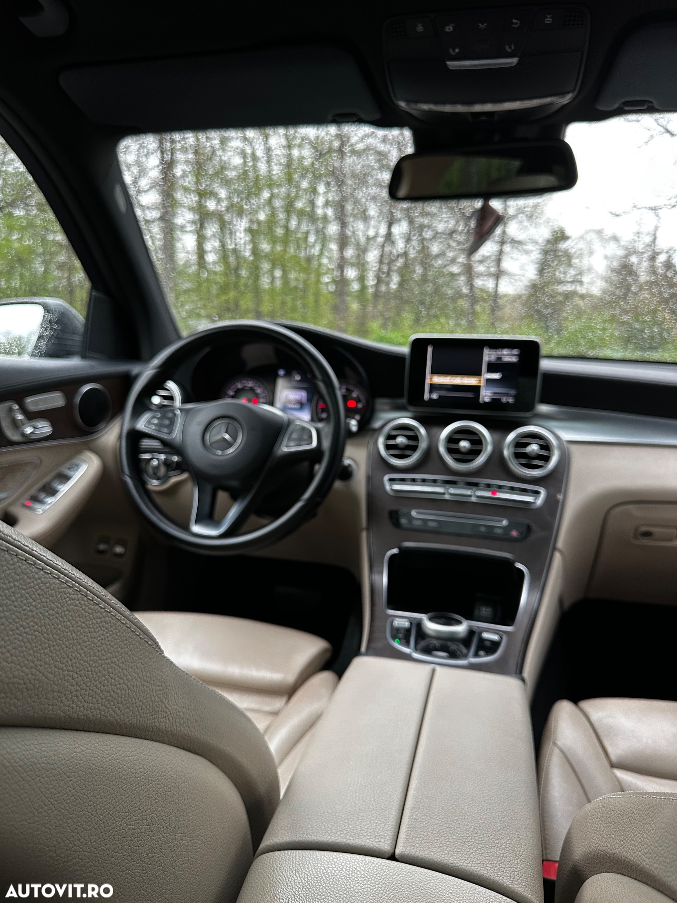 Mercedes-Benz GLC - 9