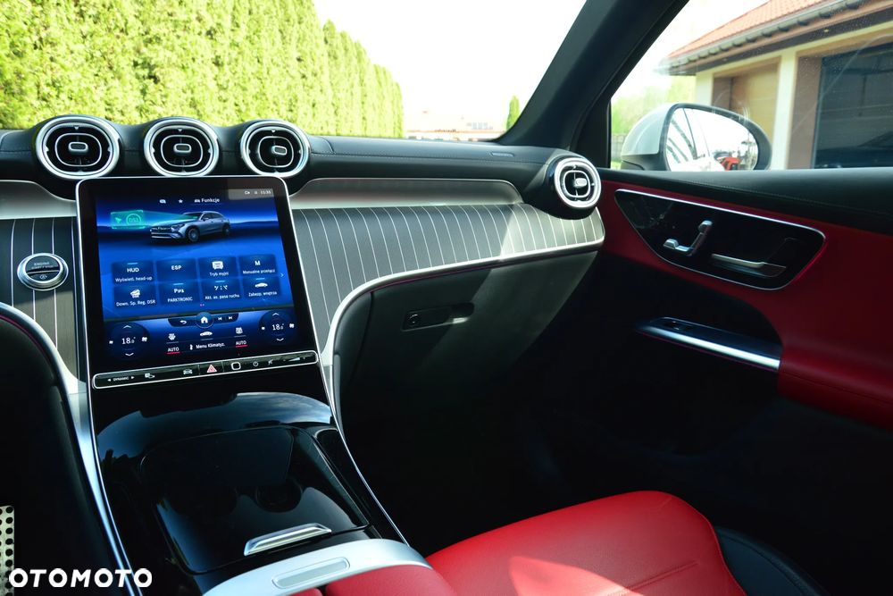 Mercedes-Benz GLC 220 d 4Matic 9G-TRONIC AMG Line Advanced - 23