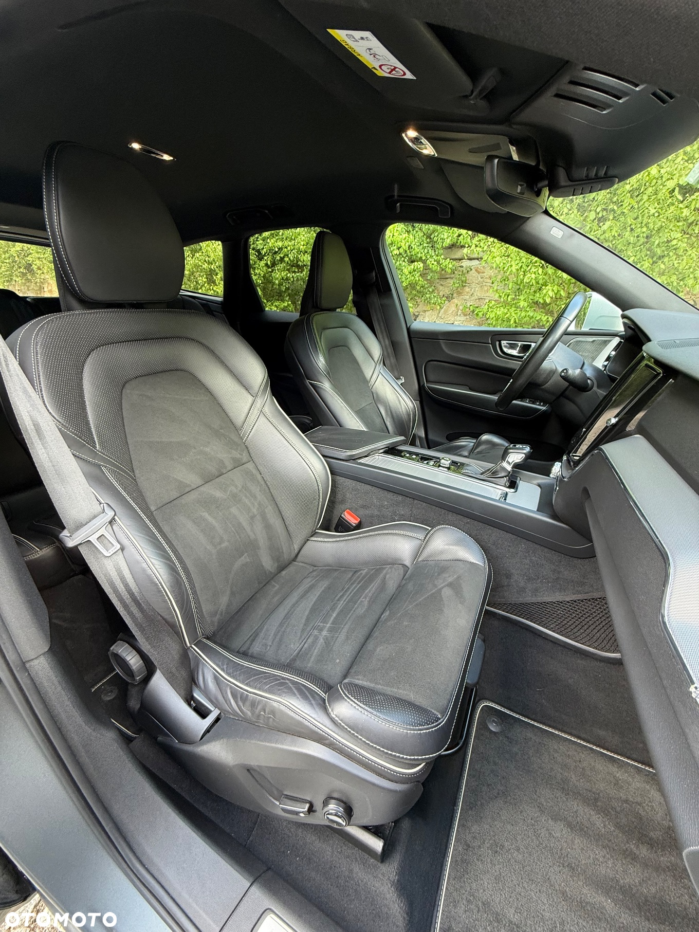 Volvo XC 60 D4 AWD R-Design - 30