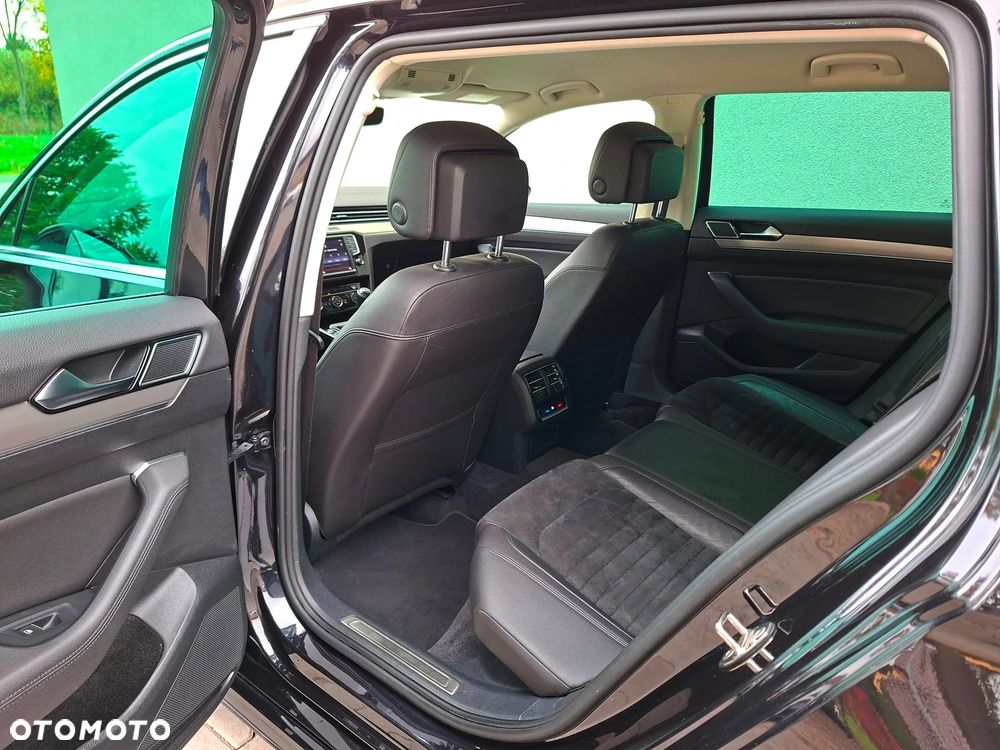 Volkswagen Passat 2.0 TDI (BlueMotion Technology) Highline - 22