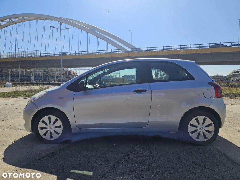 Toyota Yaris 1.3 Terra - 4