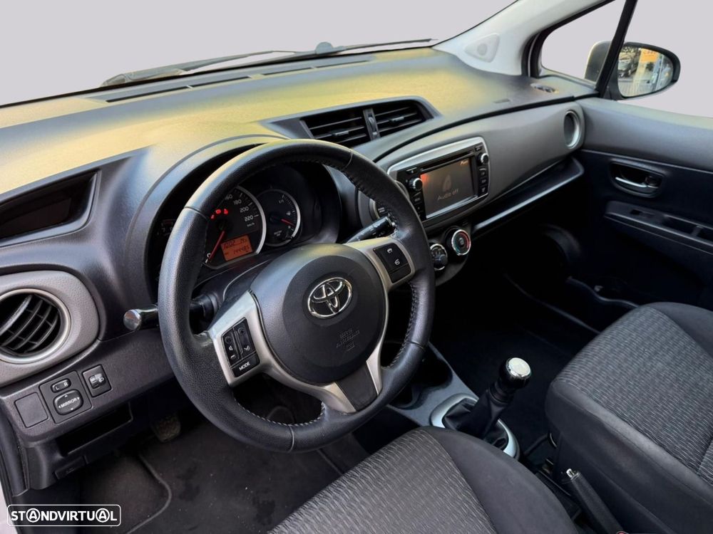 Toyota Yaris 1.0 VVT-i Comfort +PS Style +P.Techno - 9