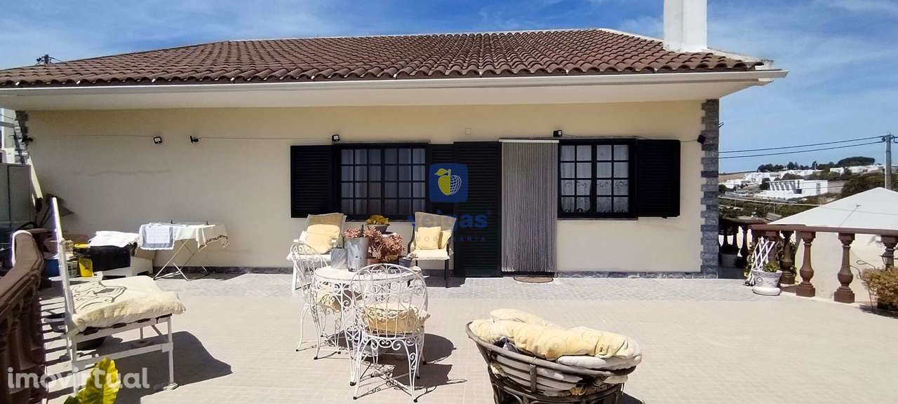 Moradia T3 para habitação própria com quintal, restaurante e minimerca - Grande imagem: 2/42