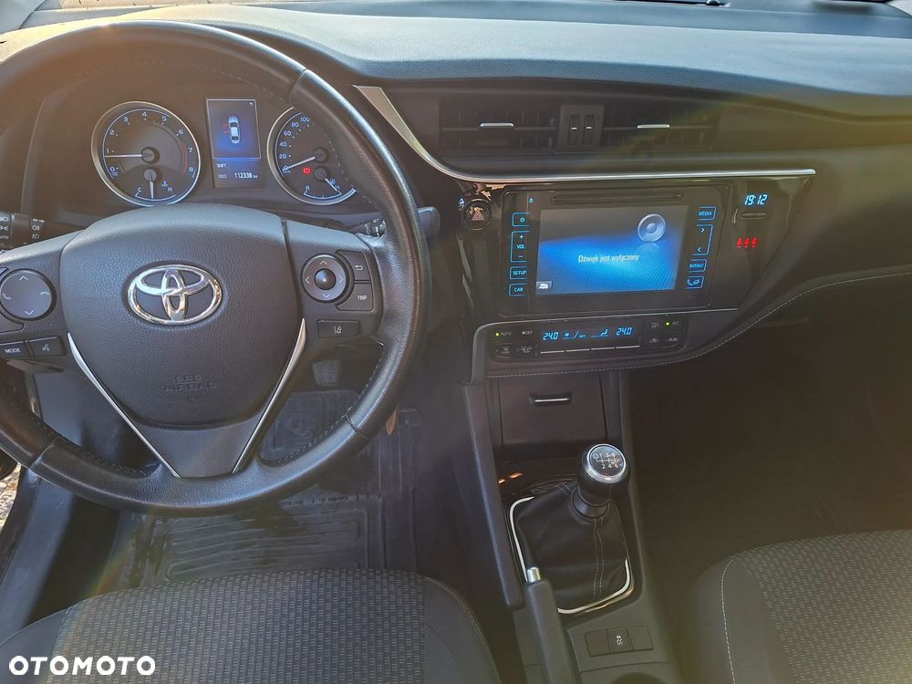 Toyota Corolla 1.6 Comfort - 9