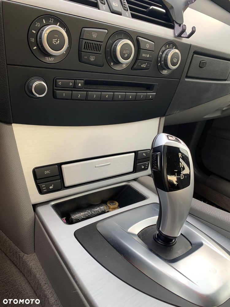 BMW Seria 5 530d xDrive - 14