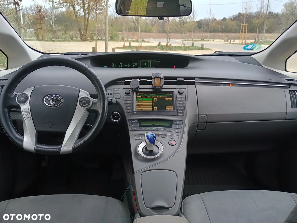Toyota Prius 1.8 HSD Prestige - 7
