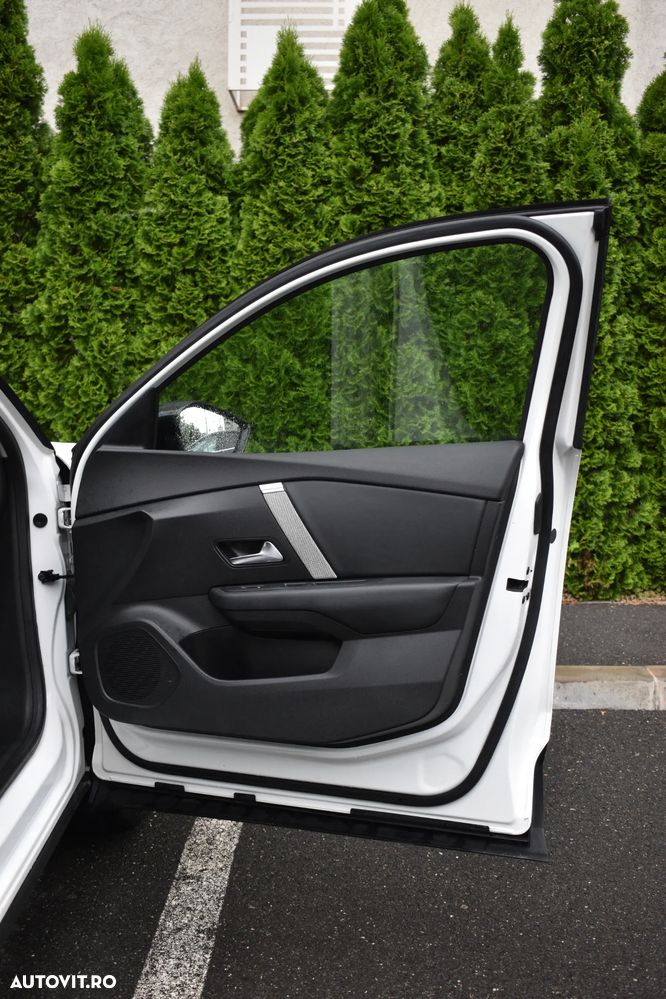 Citroën C4 BlueHDi 130 Stop&Start EAT8 SHINE - 24