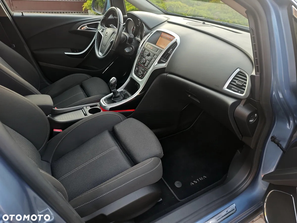 Opel Astra IV 1.4 T Cosmo - 22