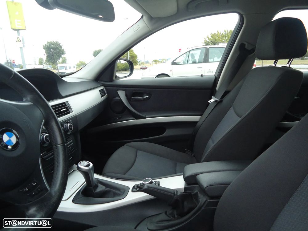 BMW 320 d Navigation - 11