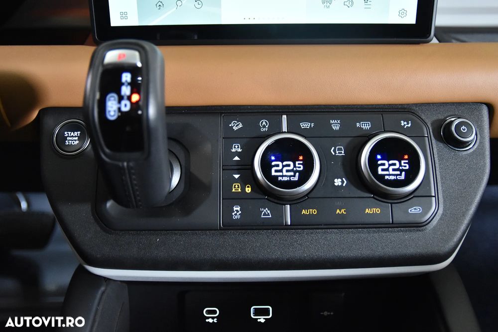 Land Rover Defender - 16