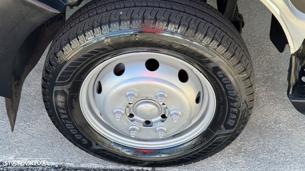 Nissan Cabstar C/ Plat. Elevatória NT 400 3.0 dCi - 34