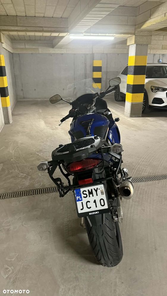 Suzuki GSX - 16