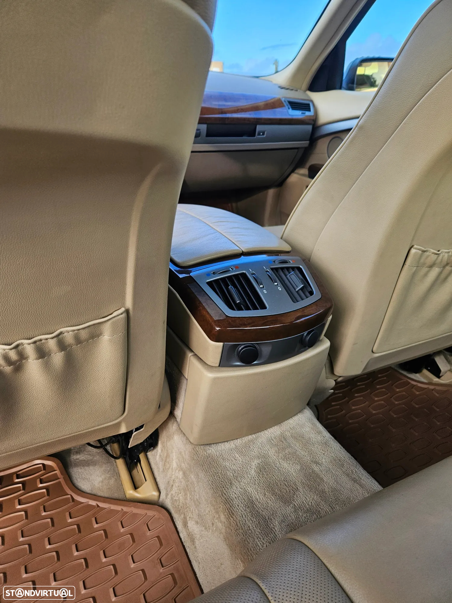 BMW 745 iA - 18