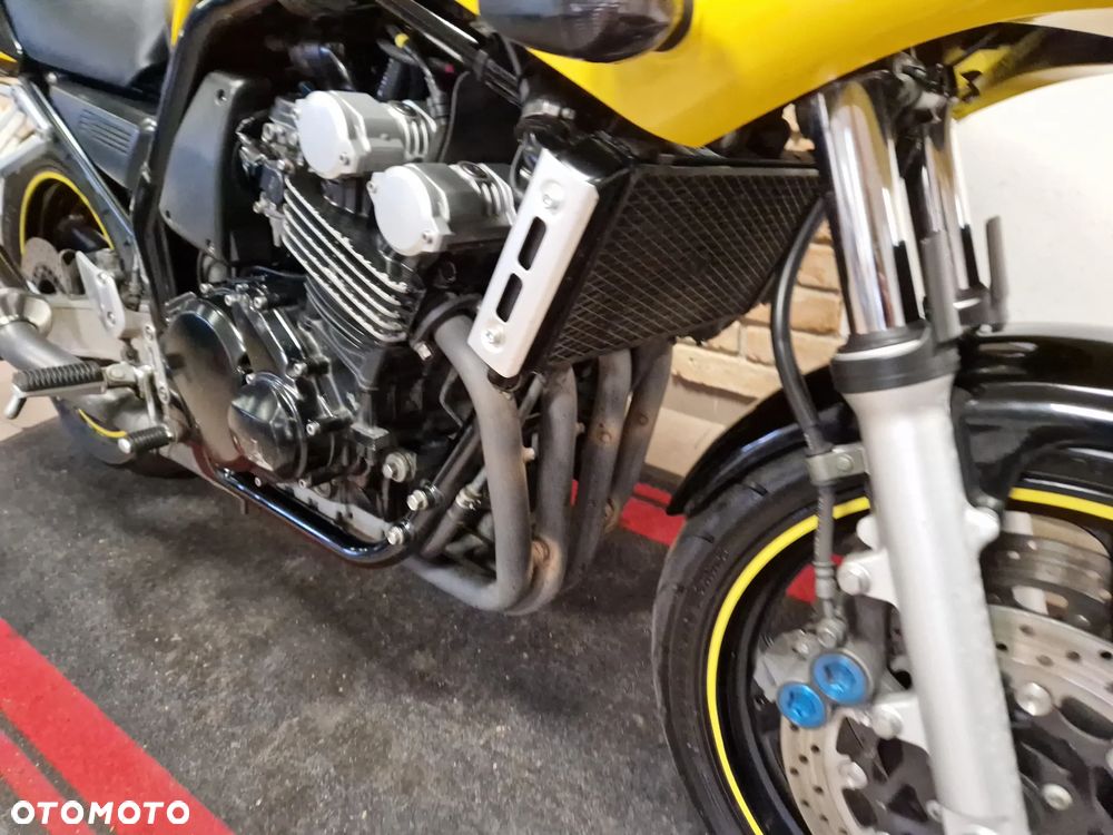 Yamaha FZS - 38