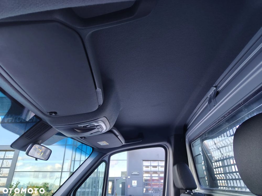 Mercedes-Benz Sprinter - 20