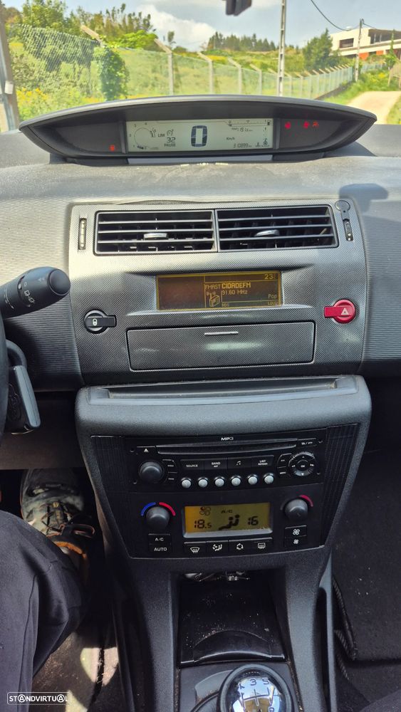 Citroën C4 1.6 HDi 110 VTR Pack - 11