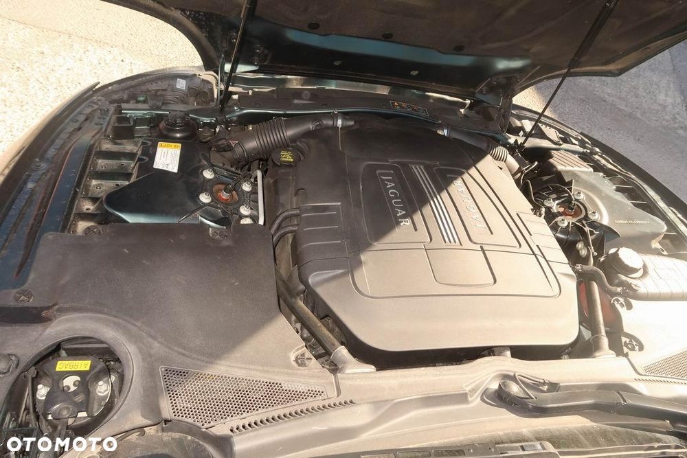 Jaguar XK 5.0 Portfolio - 18