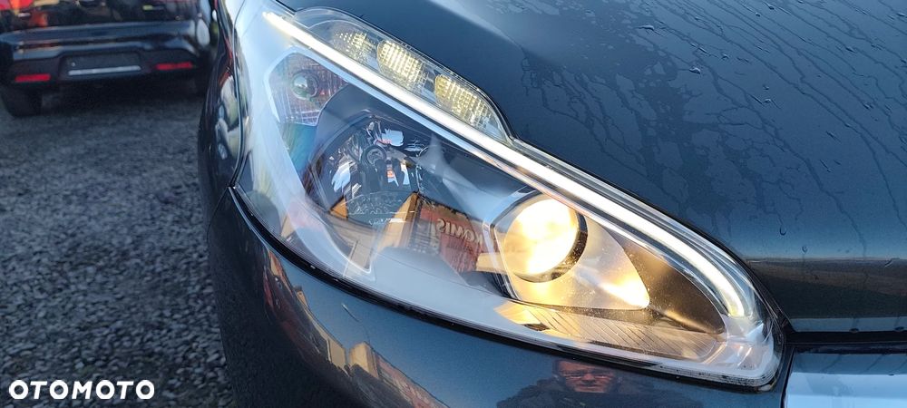 Peugeot 208 1.2 PureTech Allure - 9