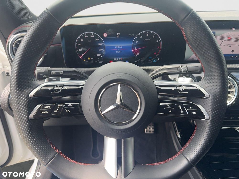 Mercedes-Benz CLA 180 mHEV AMG Line 7G-DCT - 12