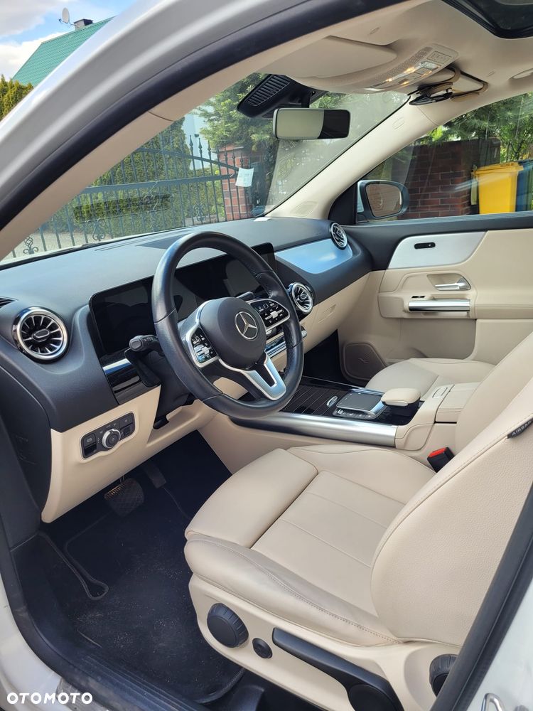 Mercedes-Benz GLA 200 d 4-Matic Progressive - 4
