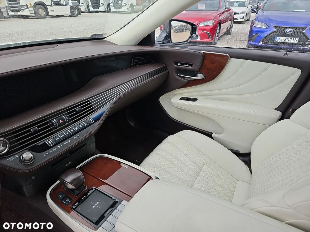 Lexus LS 500 Omotenashi AWD - 16