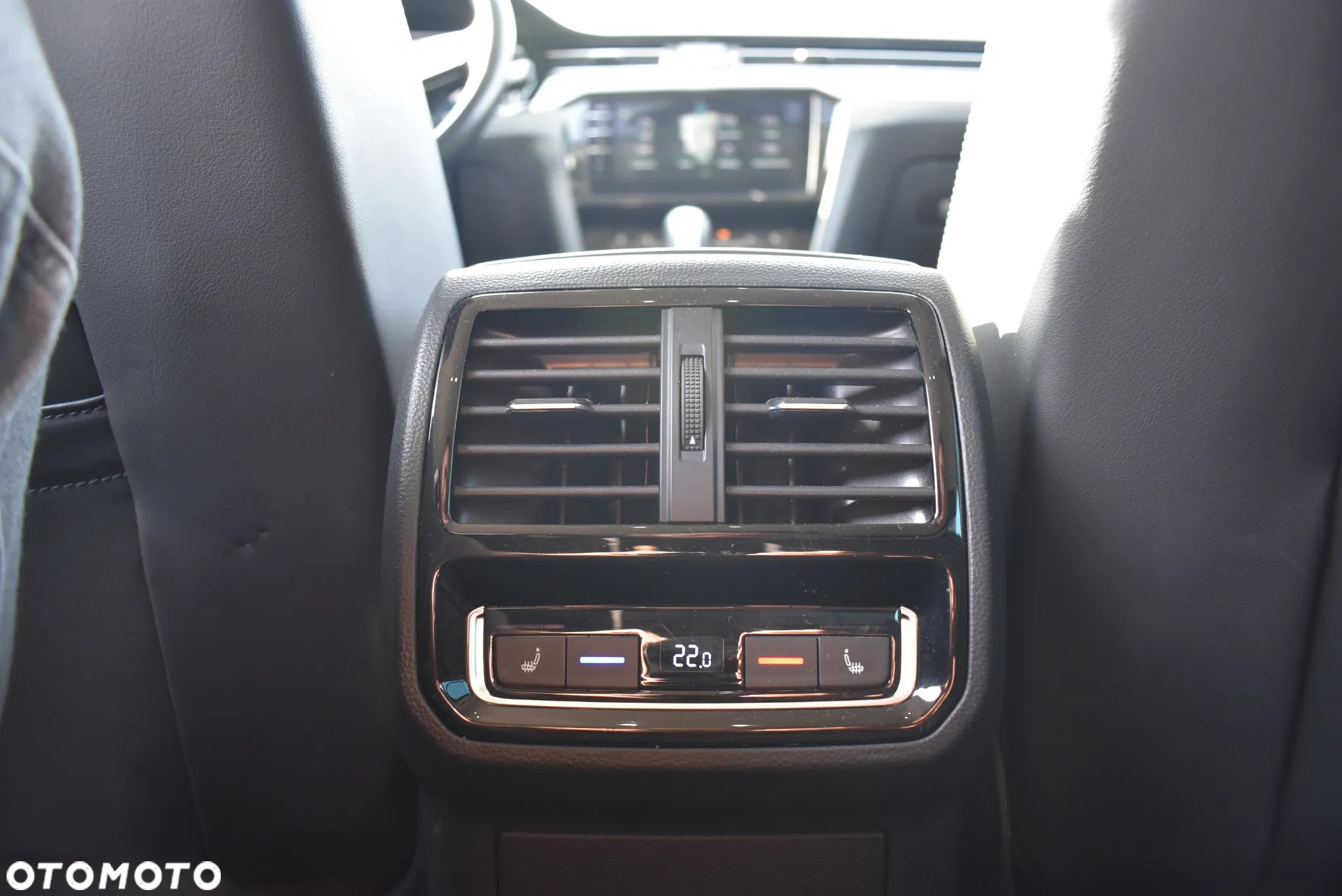 Volkswagen Passat 2.0 TDI Elegance DSG - 21