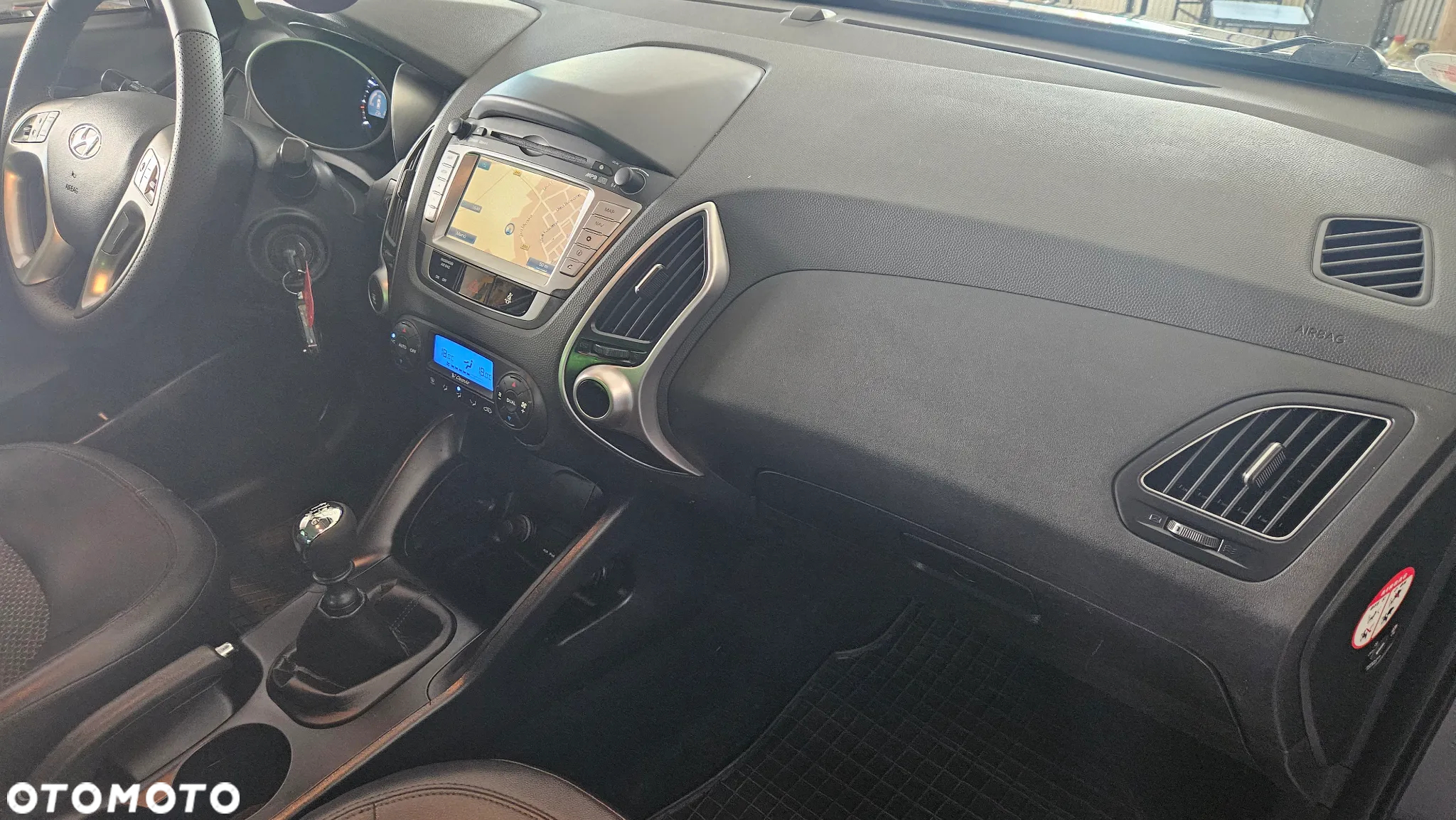 Hyundai ix35 1.6 2WD blue Style - 14