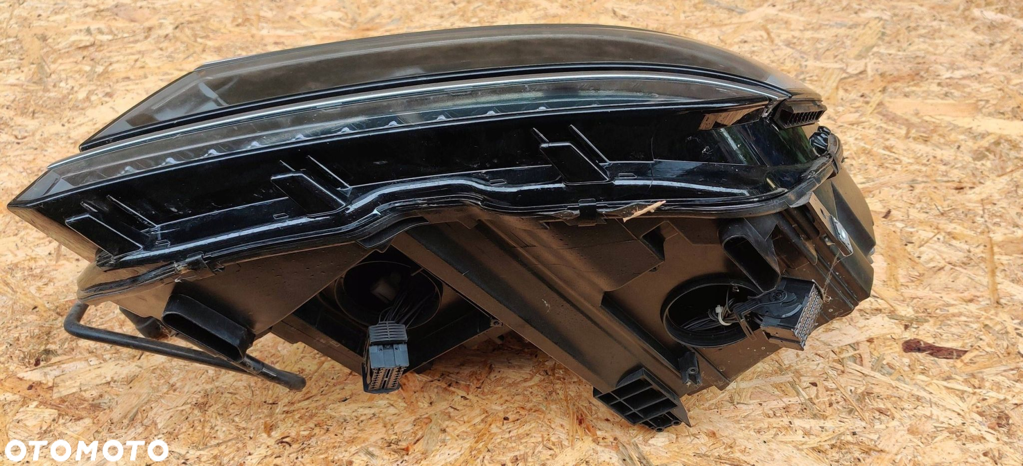 Volkswagen Tiguan 2016 Lampa przednia LEWA USZKODZONA - 2