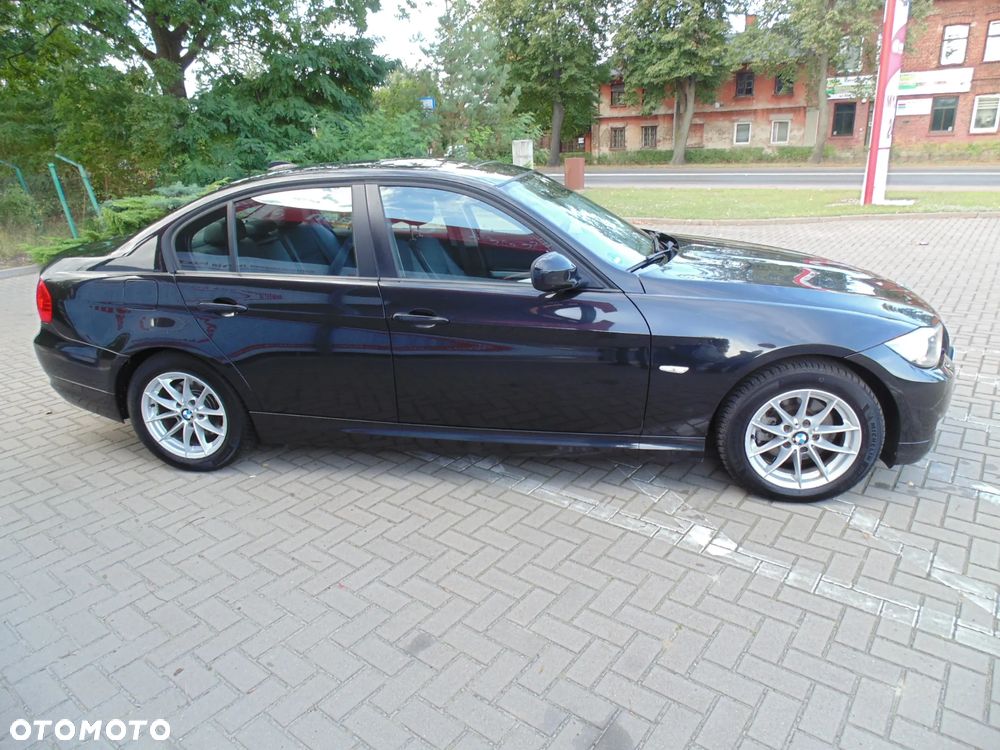 BMW Seria 3 318i Edition Sport - 5