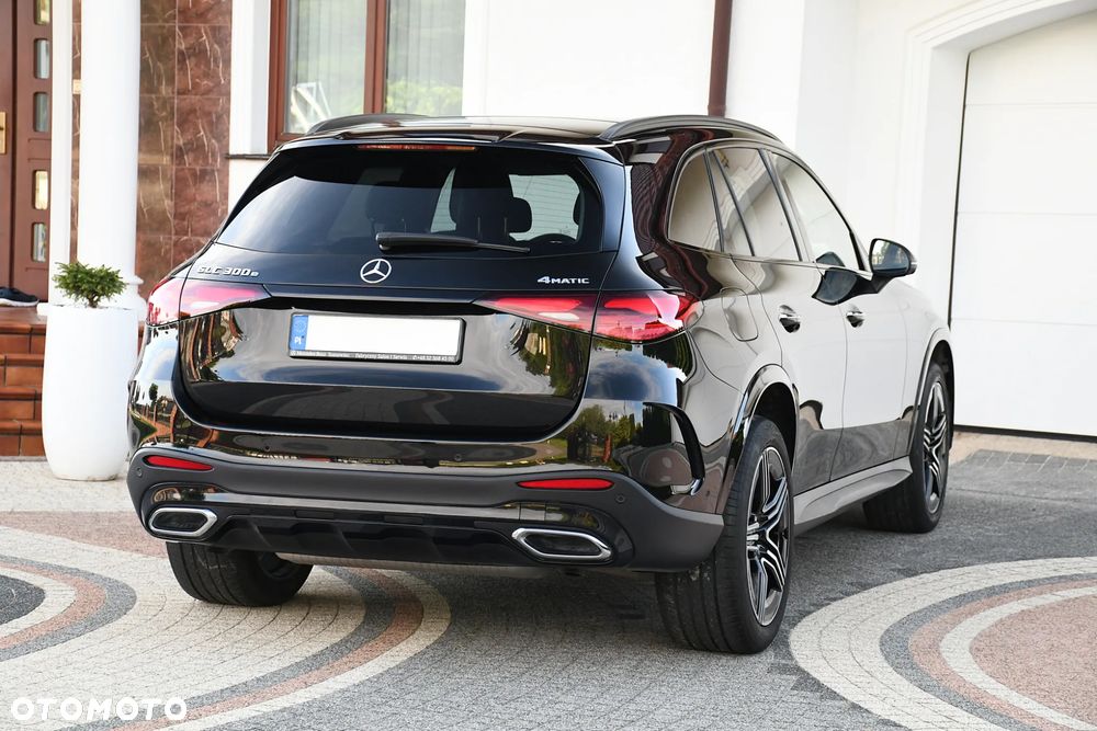 Mercedes-Benz GLC 300 e PHEV 4-Matic AMG Line - 16