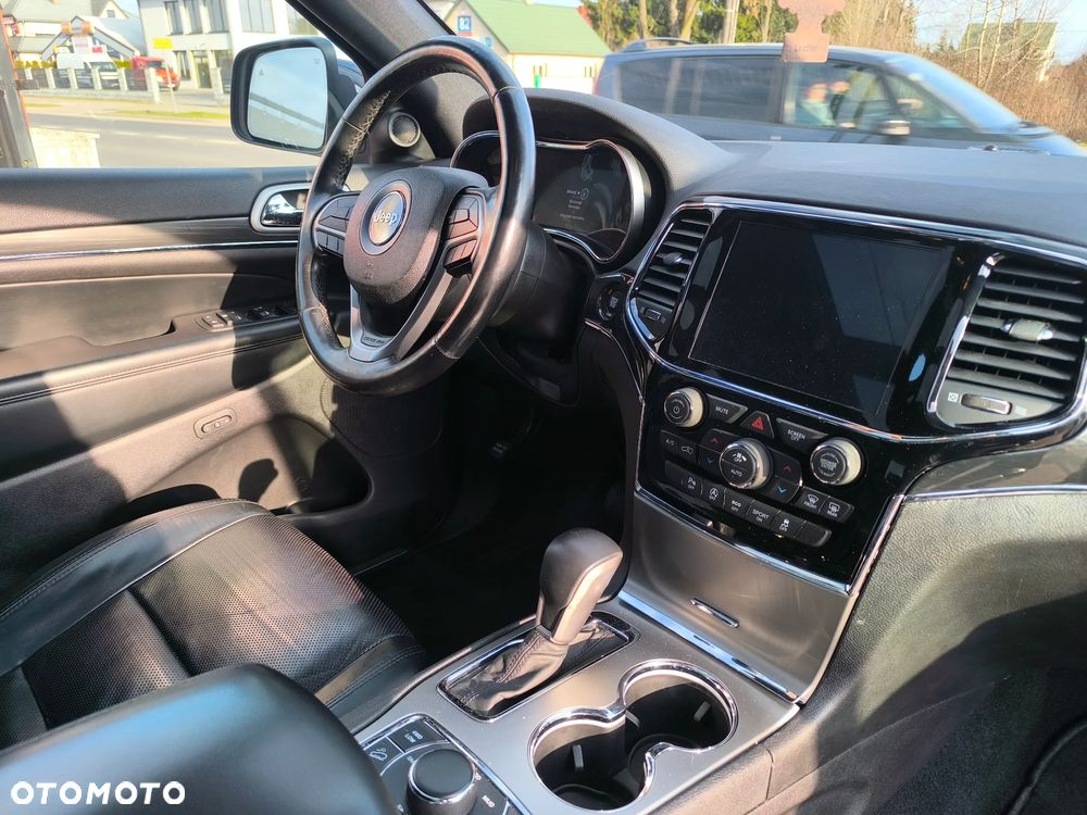 Jeep Grand Cherokee - 27