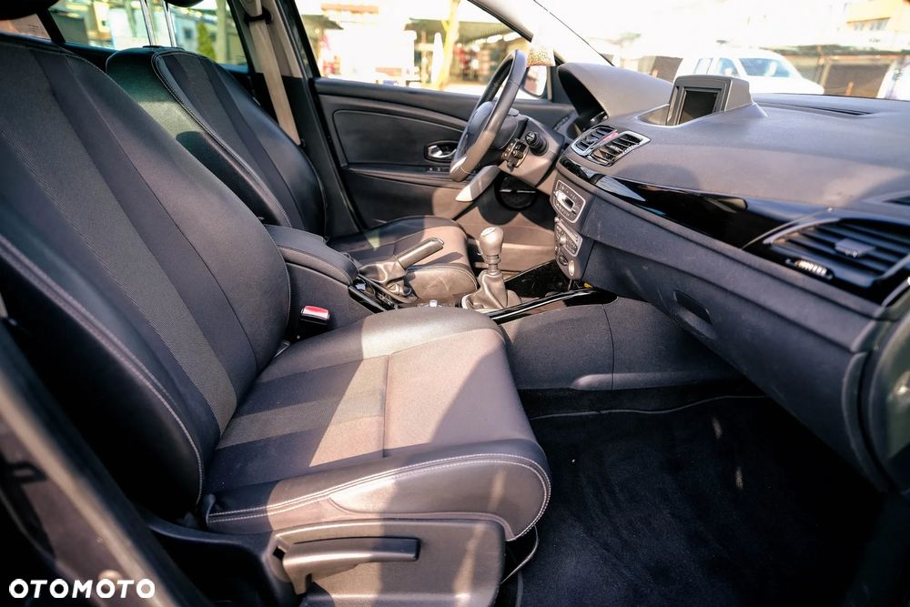 Renault Megane 1.9 dCi Bose Edition - 28