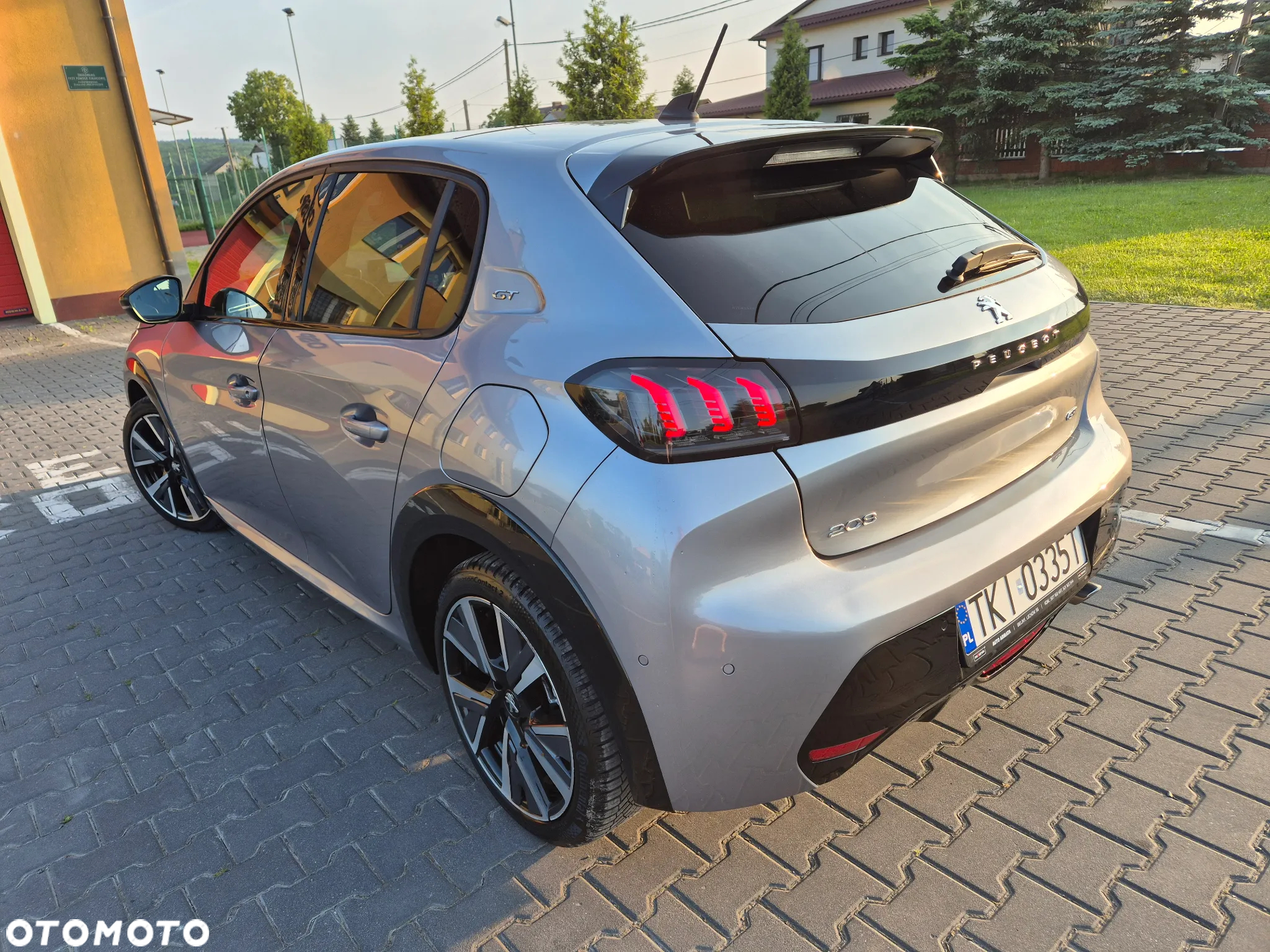 Peugeot 208 PureTech 100 GT Pack - 4