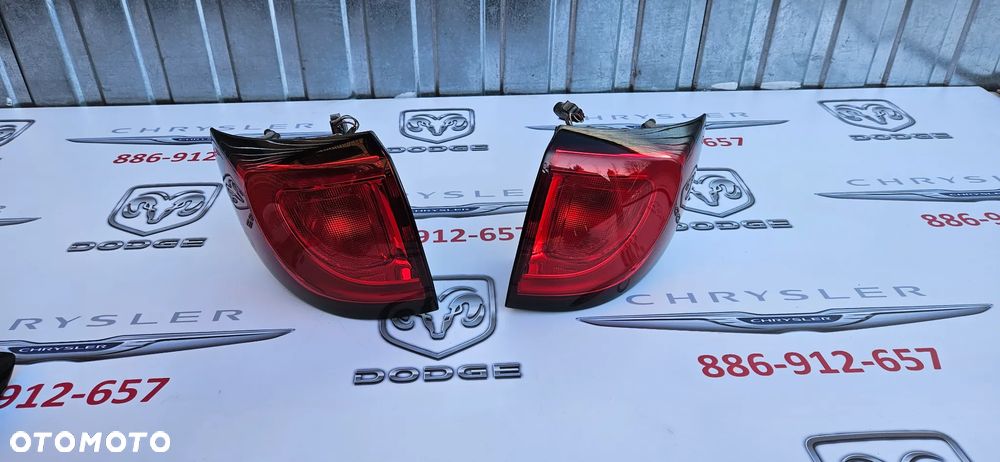 Chrysler Pacifica 2016- Lampa tył prawy Lampa tylna prawa P68229026AF Lampa tył lewy Lampa tylna lewa P68229027AF  LED IDEALNE - 1