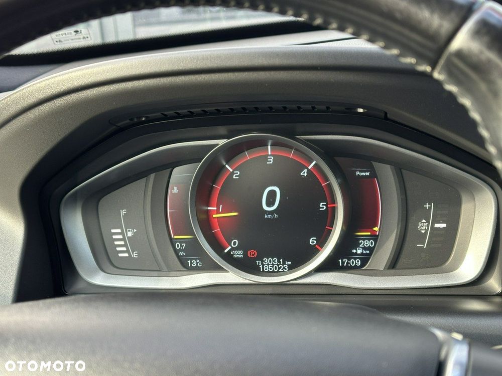 Volvo XC 60 D4 Momentum - 17