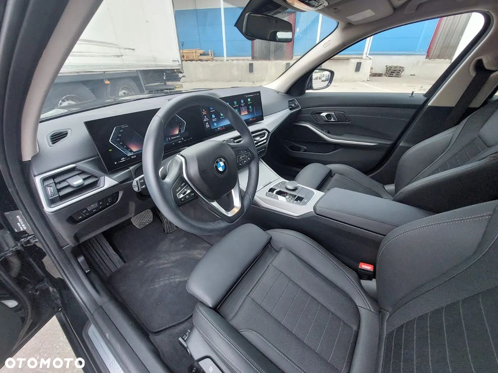 BMW Seria 3 318d Touring Sport Line - 10