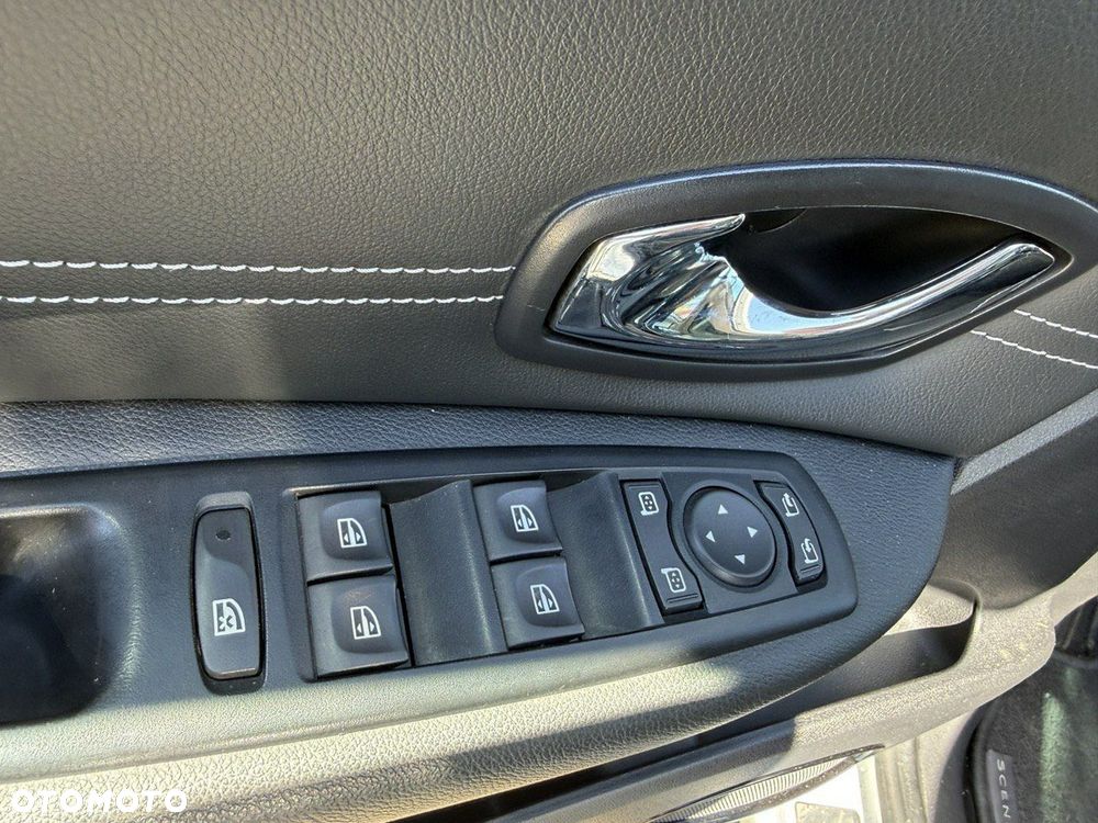 Renault Scenic 1.6 dCi Bose - 23