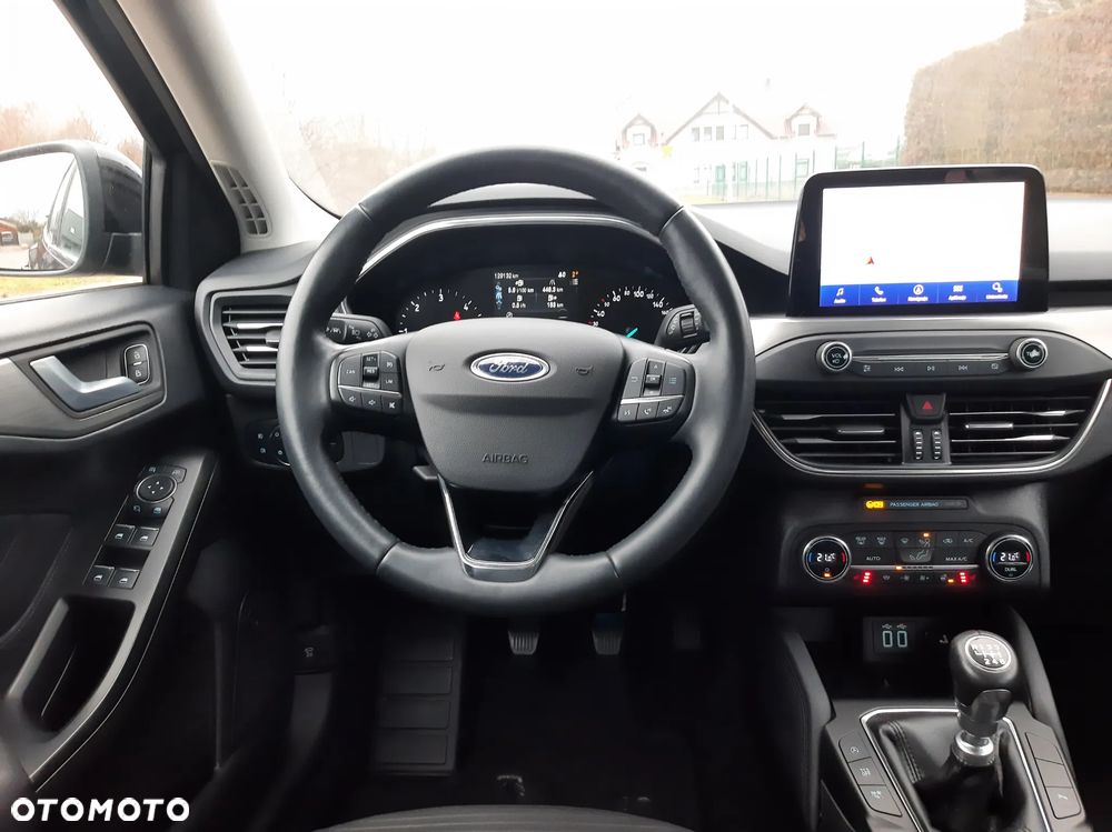 Ford Focus SW - 9
