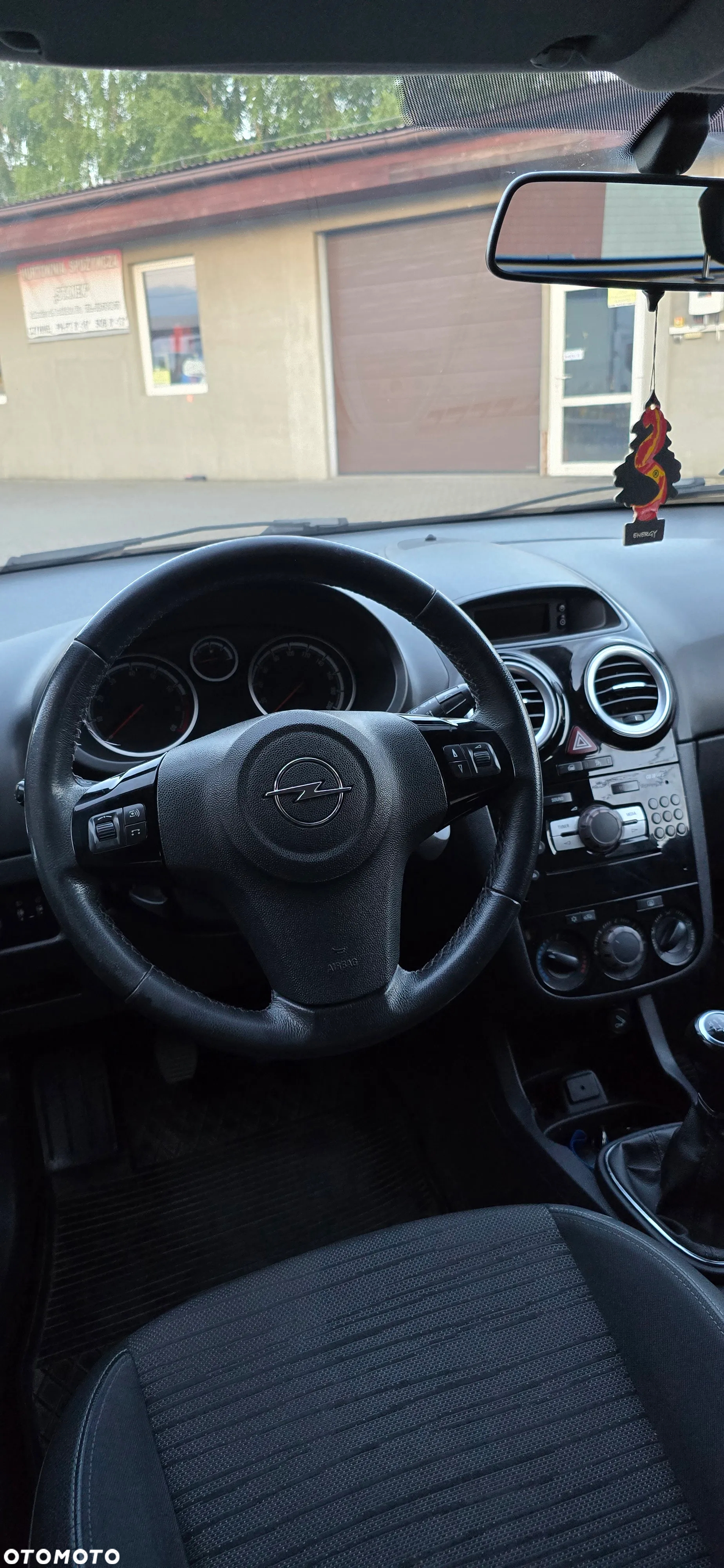 Opel Corsa 1.2 16V Edition / Active - 6